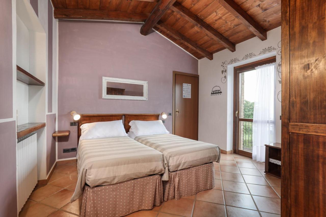 Ca' Del Monte Resort Serra del Monte Екстер'єр фото