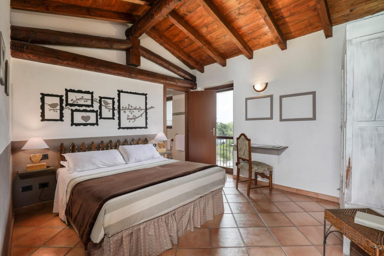 Ca' Del Monte Resort Serra del Monte Екстер'єр фото